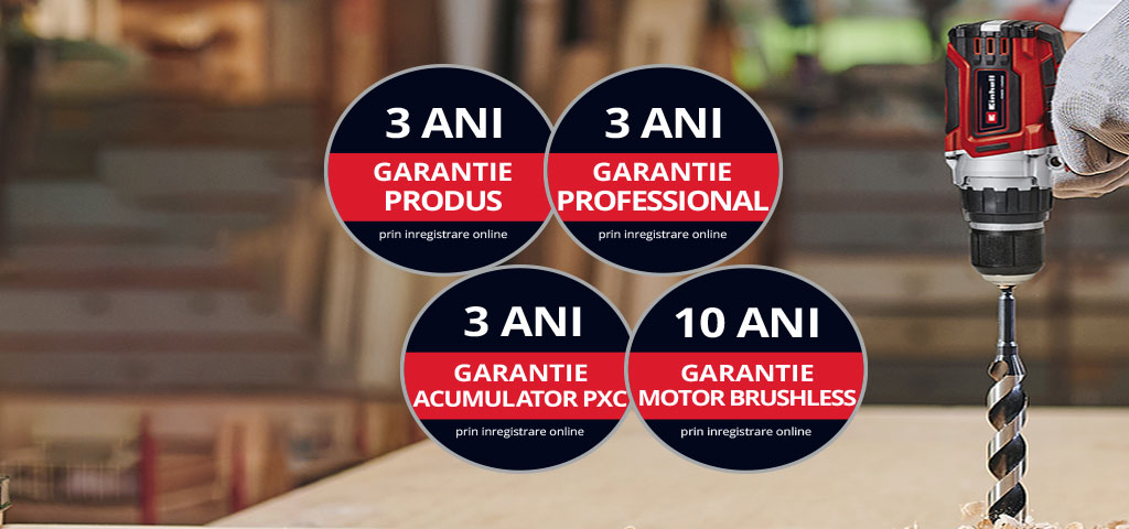 Aici poți vedea un bărbat într-un atelier folosind o bormașină Einhell. În plus, pe imagine au fost plasate pictogramele pentru diferitele tipuri de extindere a garanției. Următoarele tipuri de garanție sunt posibile: ‘Garanție produs’, ‘Garanție Professional’, ‘Garanție Brushless’ și ‘Garanție baterie’.