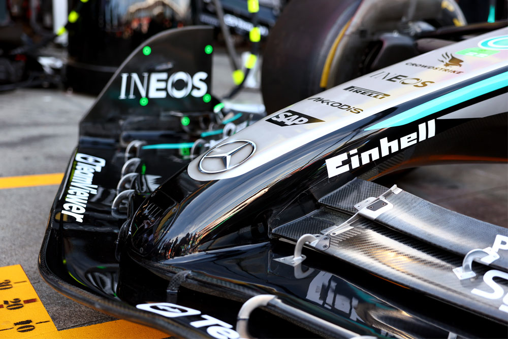 Mașină de curse Formula 1 cu branding Einhell.